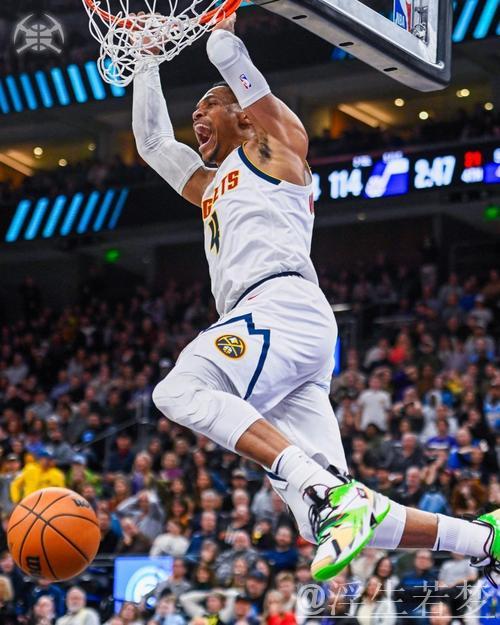 威少精准抢断 助戈登双手暴扣 威少精准抢断 助戈登双手暴扣